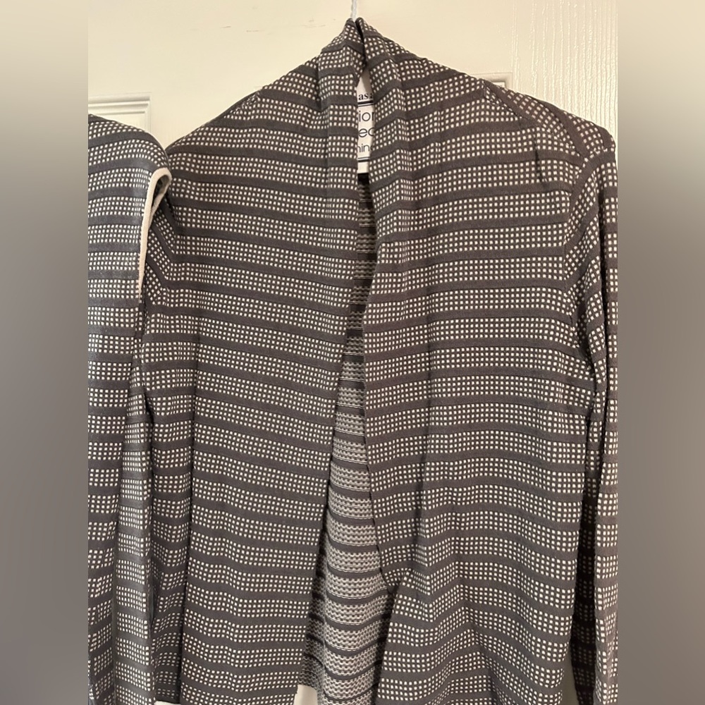 ❌SOLD❤️Armani callezioni knit tank top and cardigan set - Picture 5 of 5
